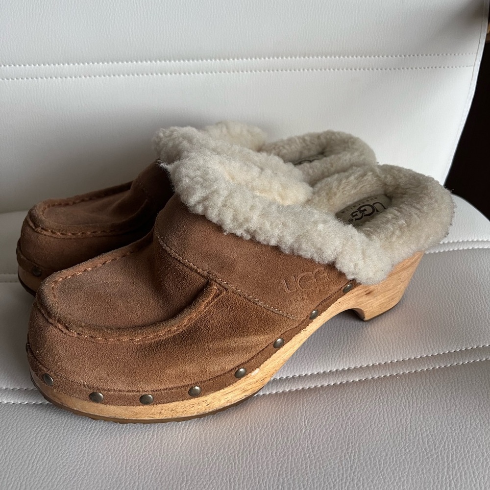 UGG Women's Tan Shearling Lined Clogs